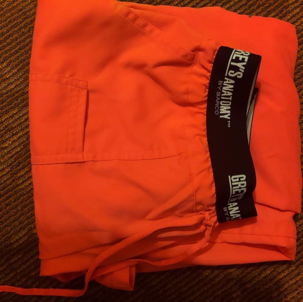 Medium scrub pants